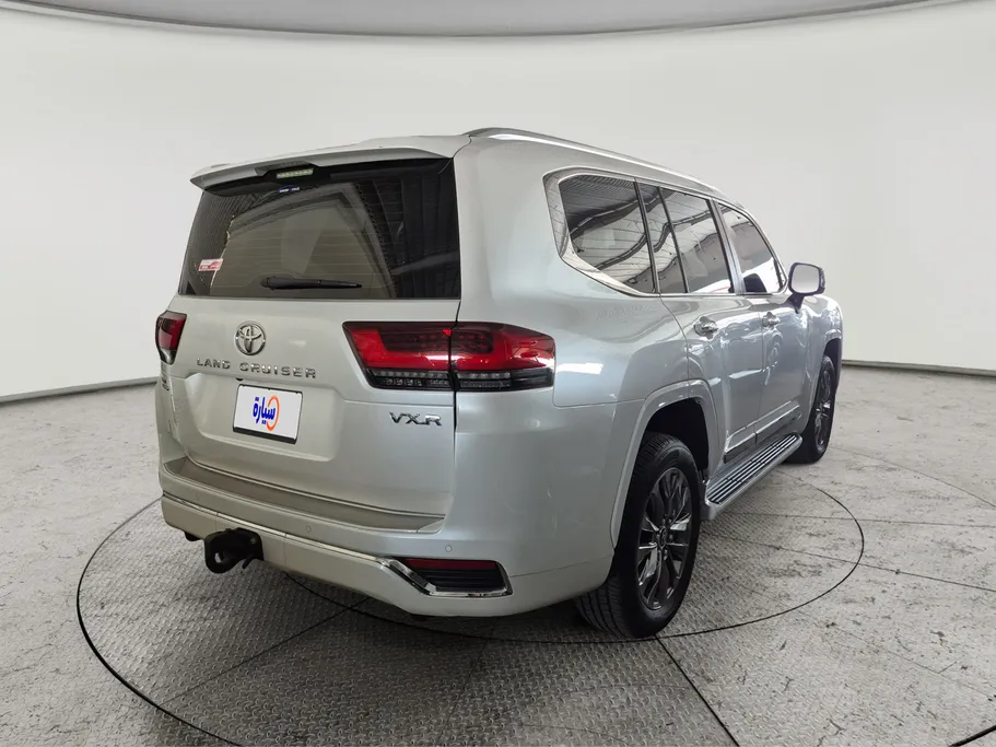 تويوتا لاندكروزر VXR 2023 