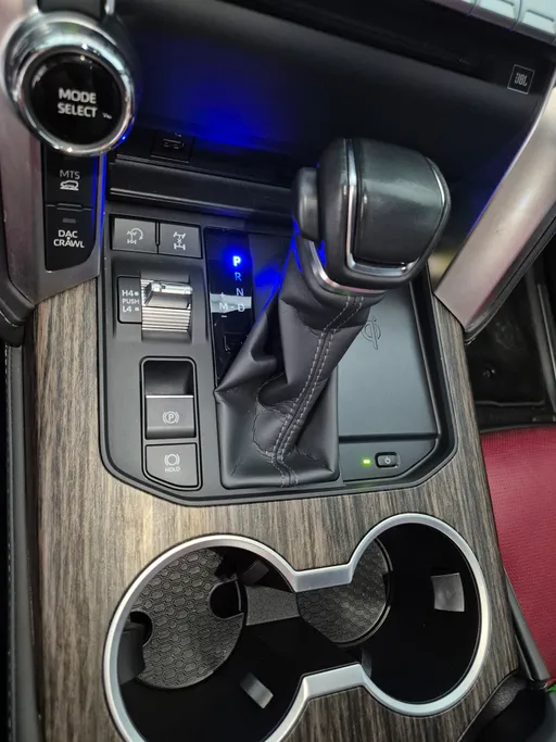 تويوتا لاندكروزر VXR 2023 