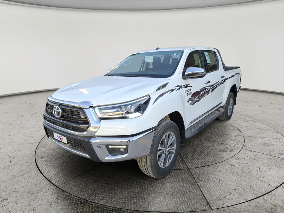 2023 Toyota Hilux SR5 