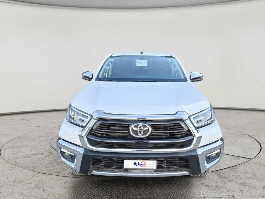 2023 Toyota Hilux SR5 