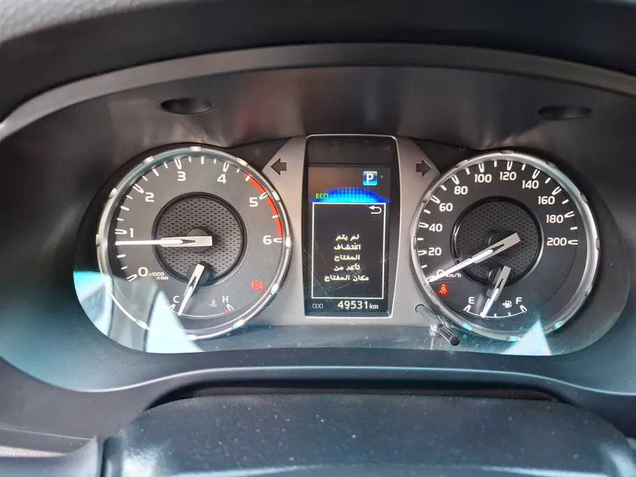تويوتا هايلكس SR5 2023 