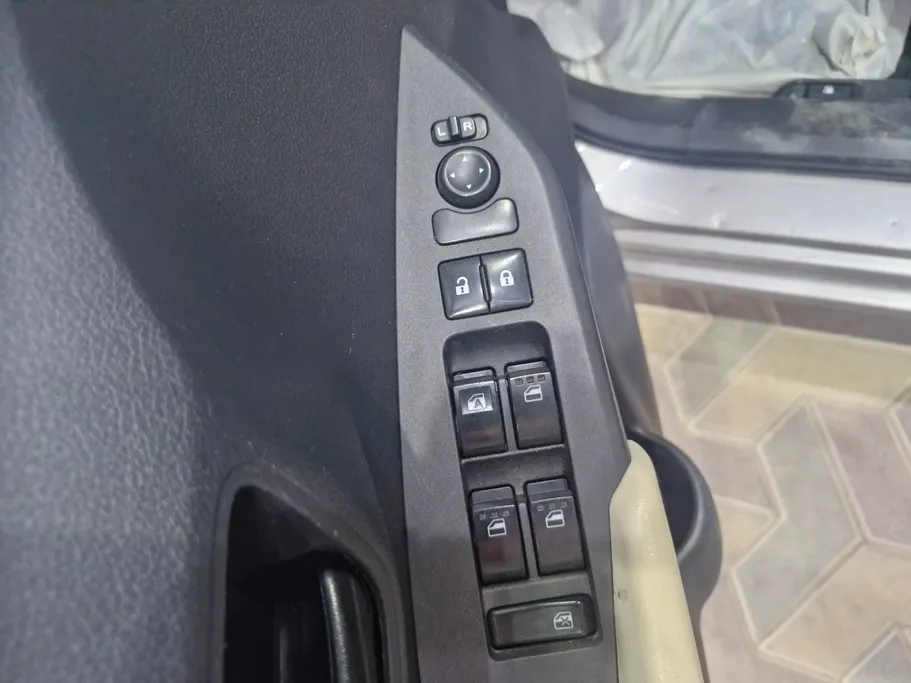2023 Toyota Yaris  Y 