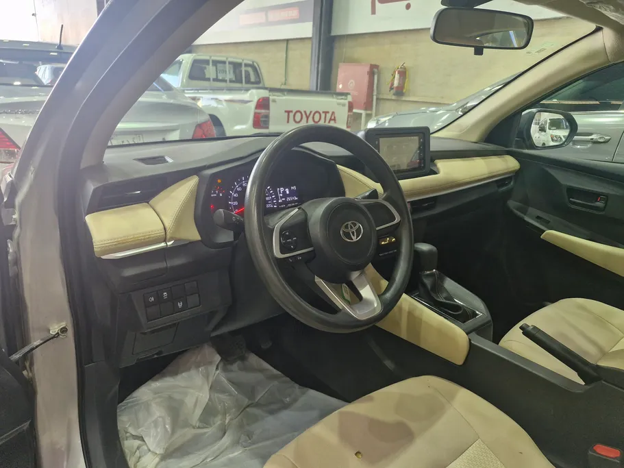 2023 Toyota Yaris  Y 