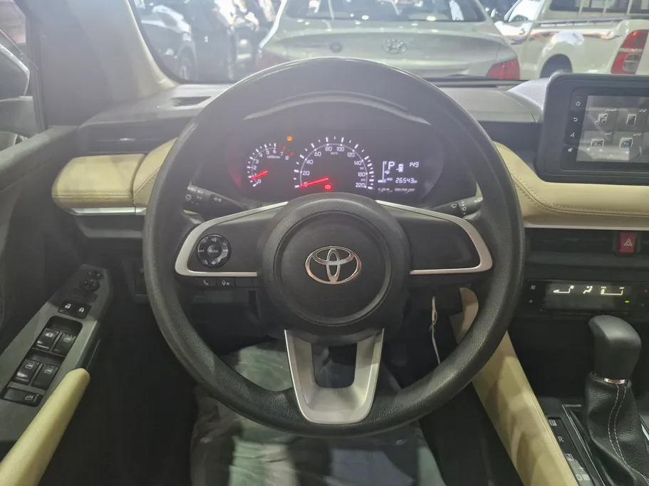 2023 Toyota Yaris  Y 
