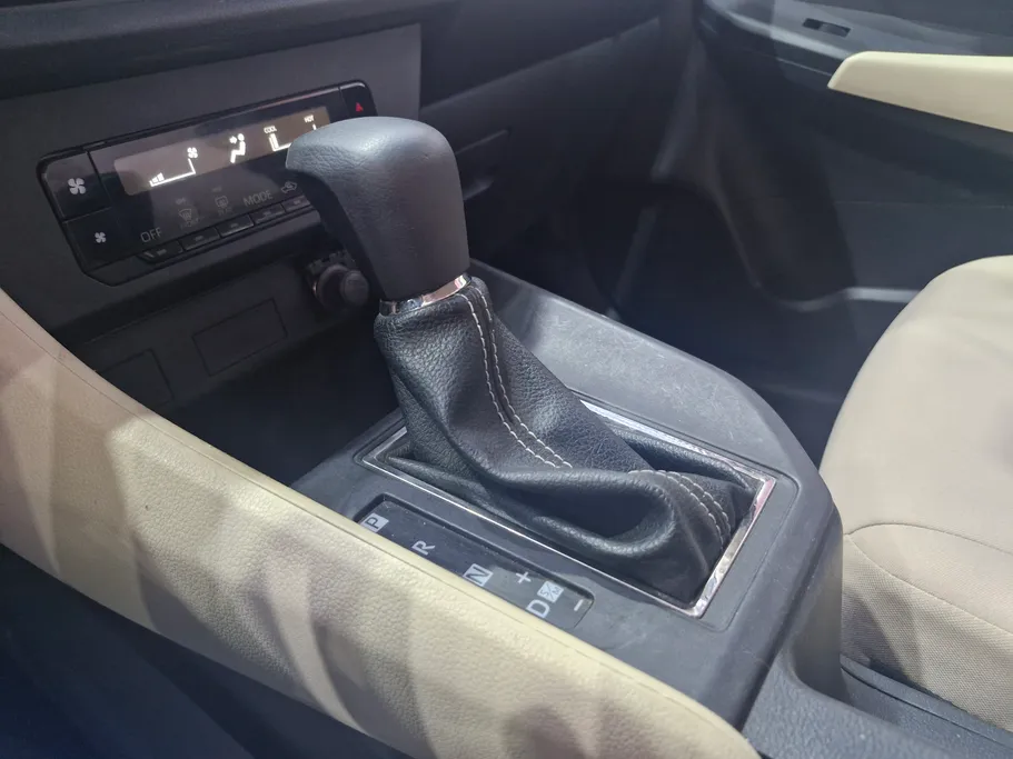2023 Toyota Yaris  Y 