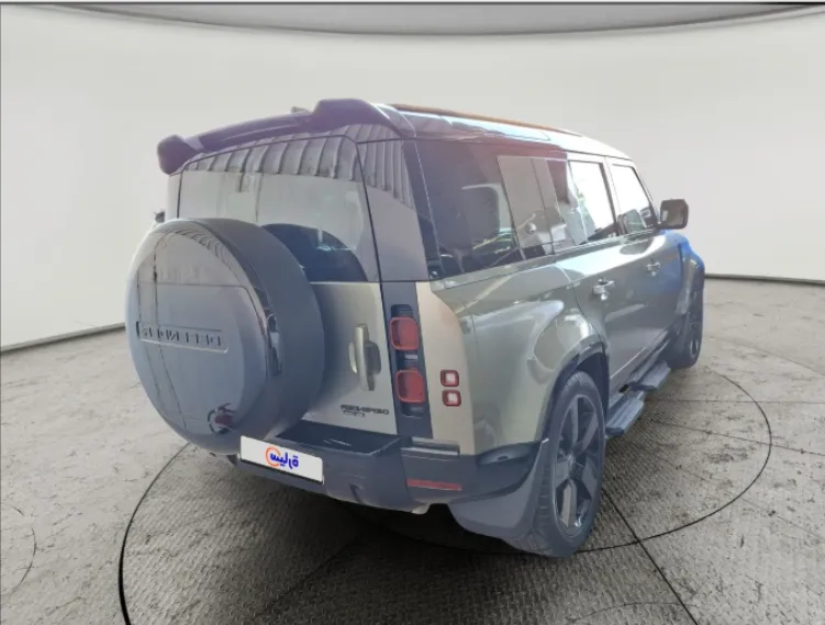 لاند روفر ديفندر HSE P400 2020 