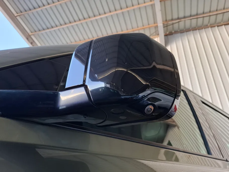 لاند روفر ديفندر HSE P400 2020 