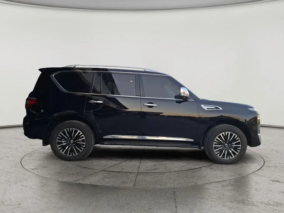 2023 Nissan Patrol Platinum 