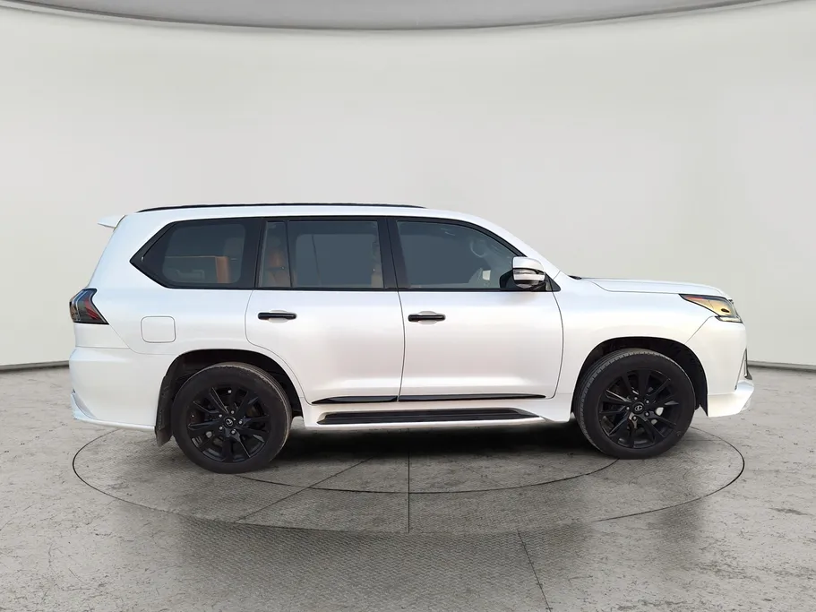 2020 Lexus LX 570 Black Ed. 