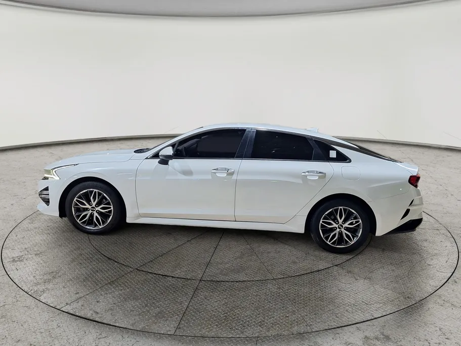 2021 Kia K5 GL 