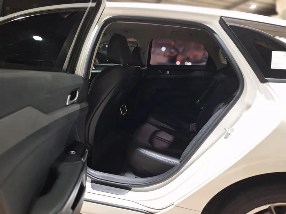 2021 Kia K5 GL 