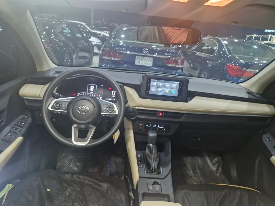 2024 Toyota Yaris  Y Plus 