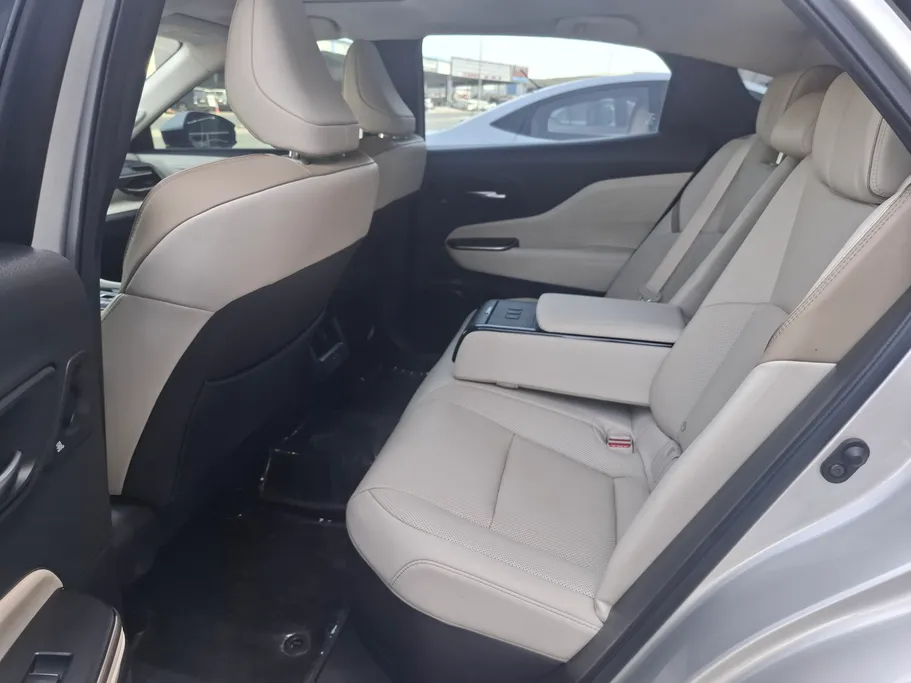 2023 Toyota Crown Premium 