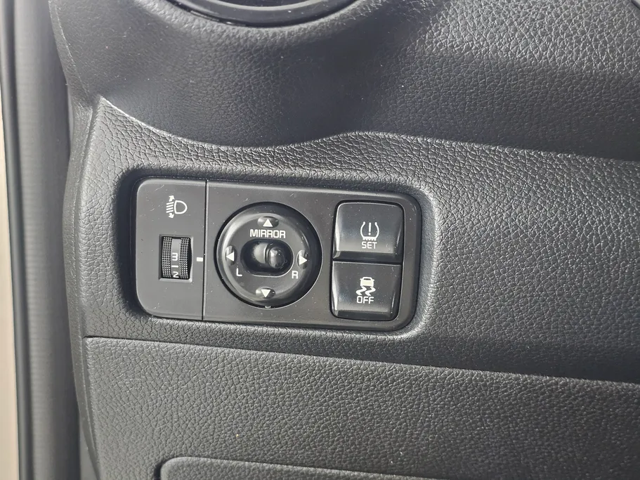 2022 Kia Pegas LX 