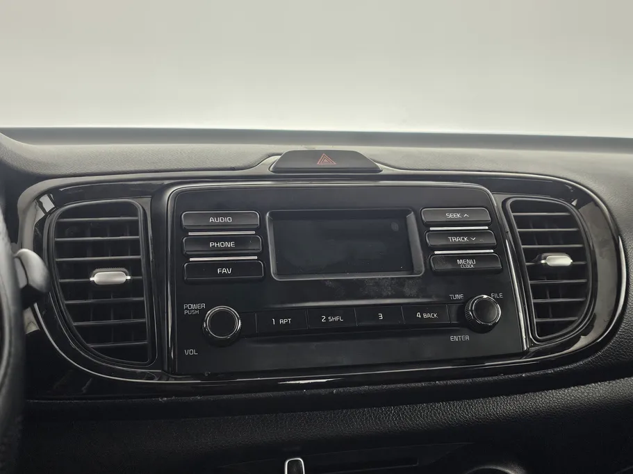 2022 Kia Pegas LX 