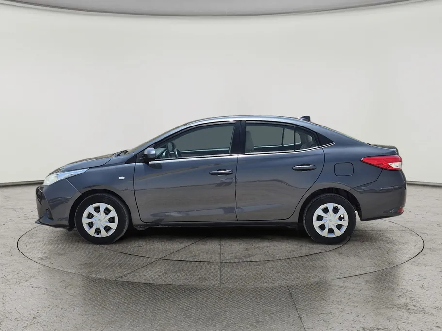 2021 Toyota Yaris  Y 