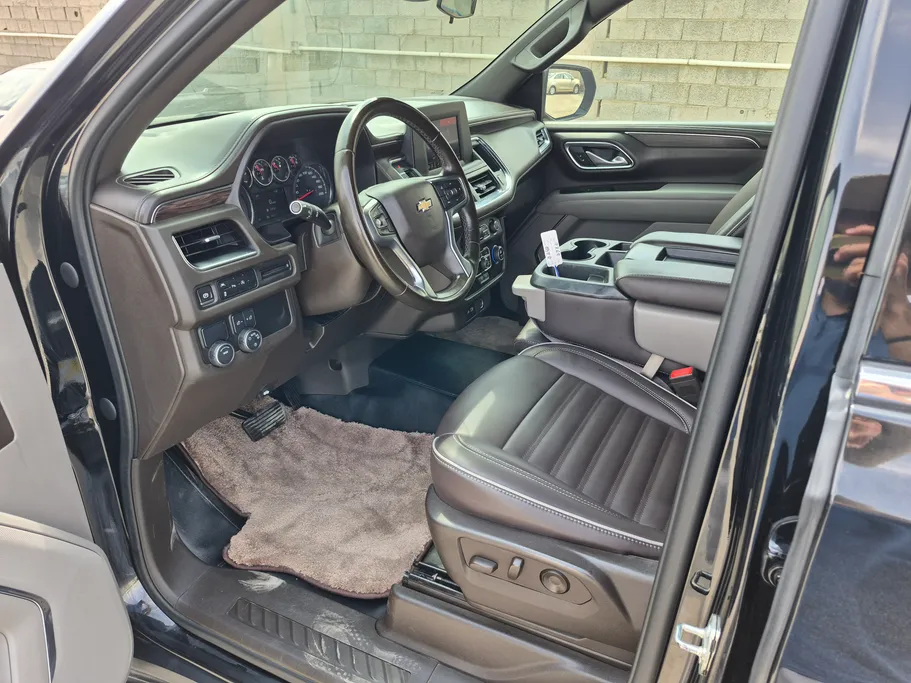 2023 Chevrolet Suburban LS 