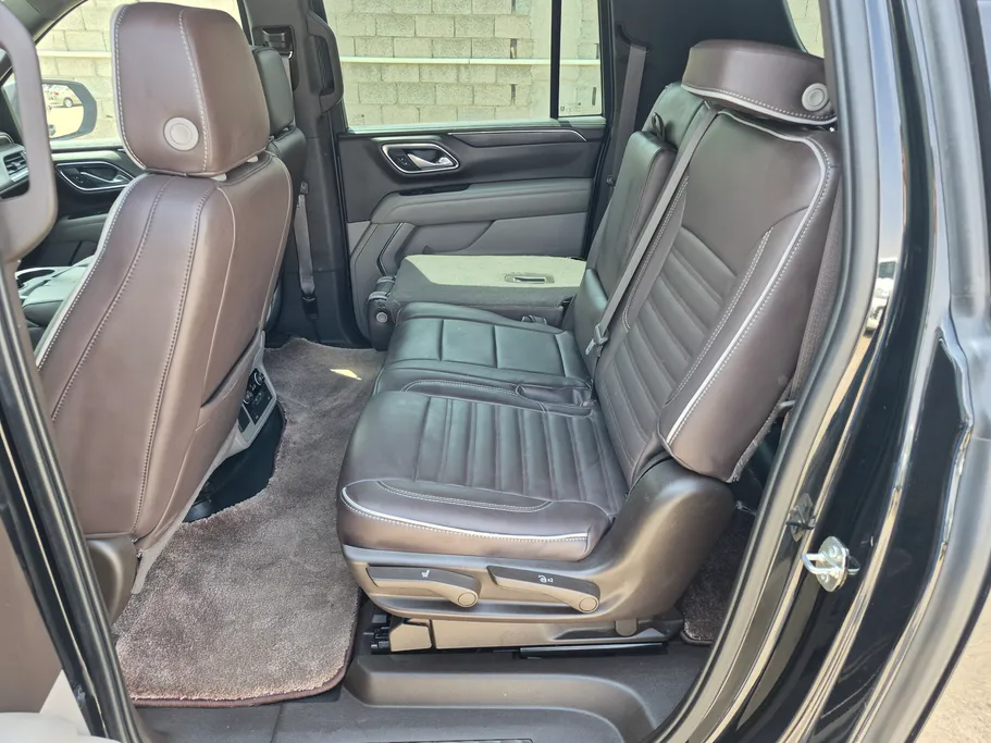 2023 Chevrolet Suburban LS 
