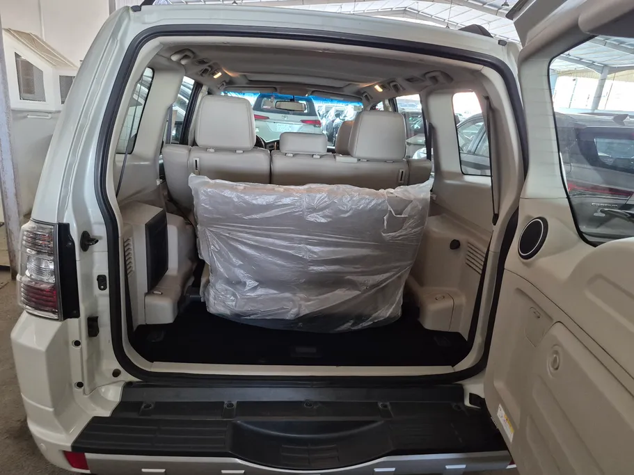 ميتسوبيشي باجيرو GLS 5Doors 2022 
