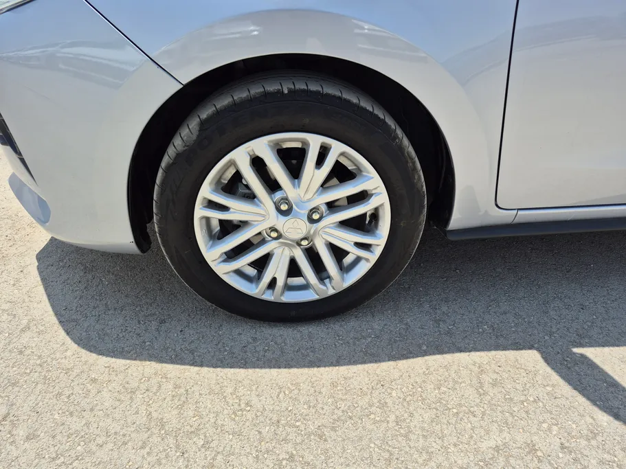 2024 Mitsubishi Attrage GLX HL 