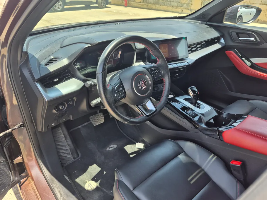 2024 MG GT COM 