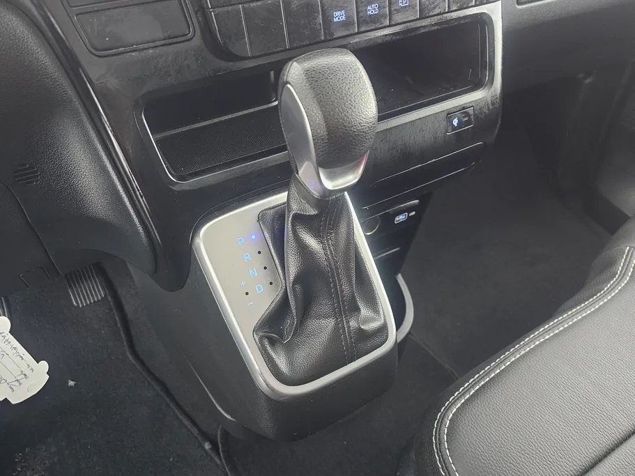 2023 Hyundai Staria Smart 9 ST 