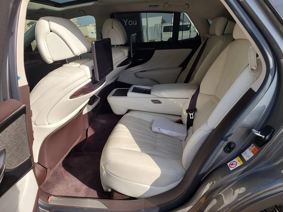 لكزس LS 500 2018 