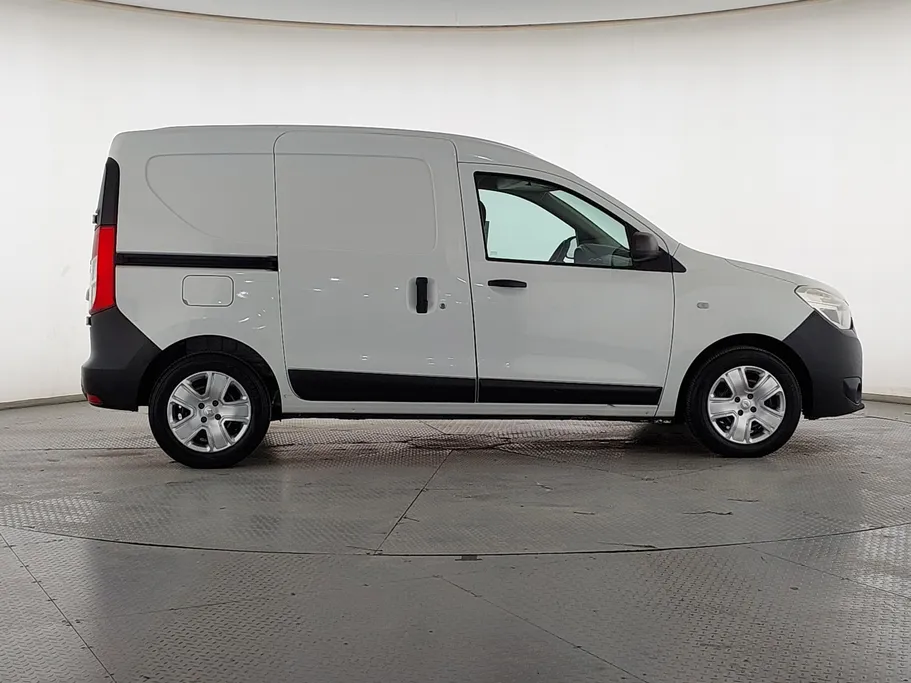2022 Renault Docker Van بضاعة 