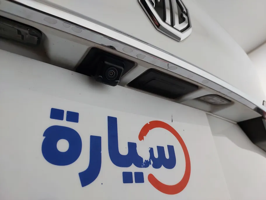 ام جي 5 LUX 2023 