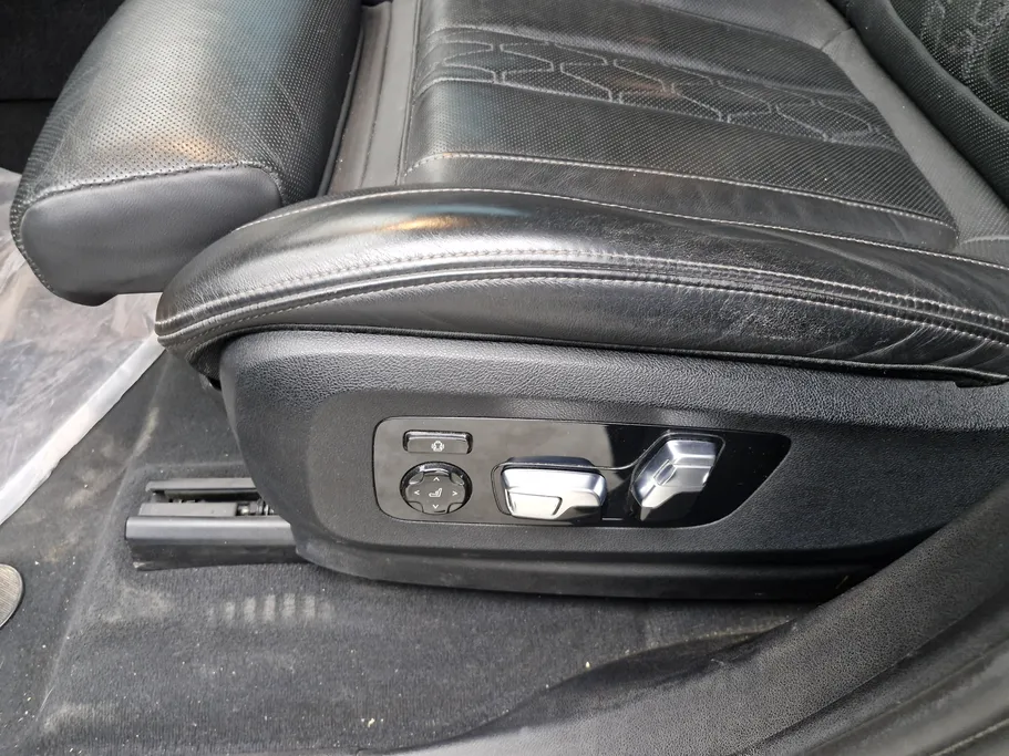 بي ام دبليو الفئة اكس 7 xDrive 40i	 2024 