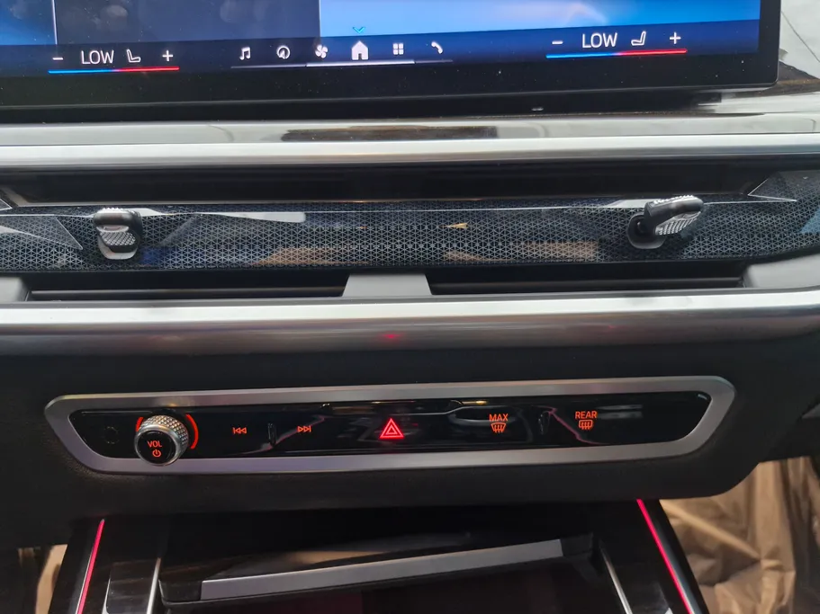 بي ام دبليو الفئة اكس 7 xDrive 40i	 2024 