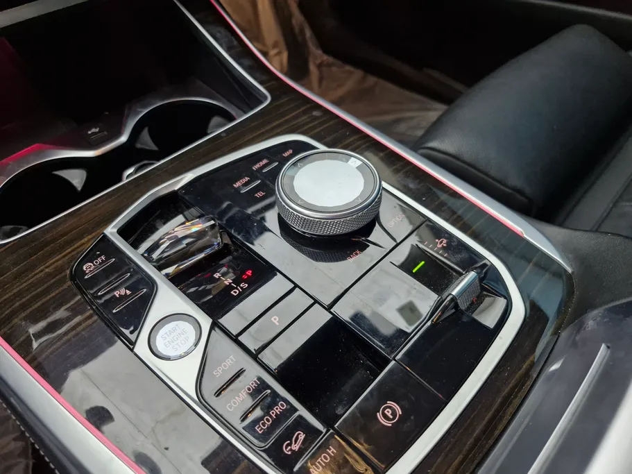 بي ام دبليو الفئة اكس 7 xDrive 40i	 2024 