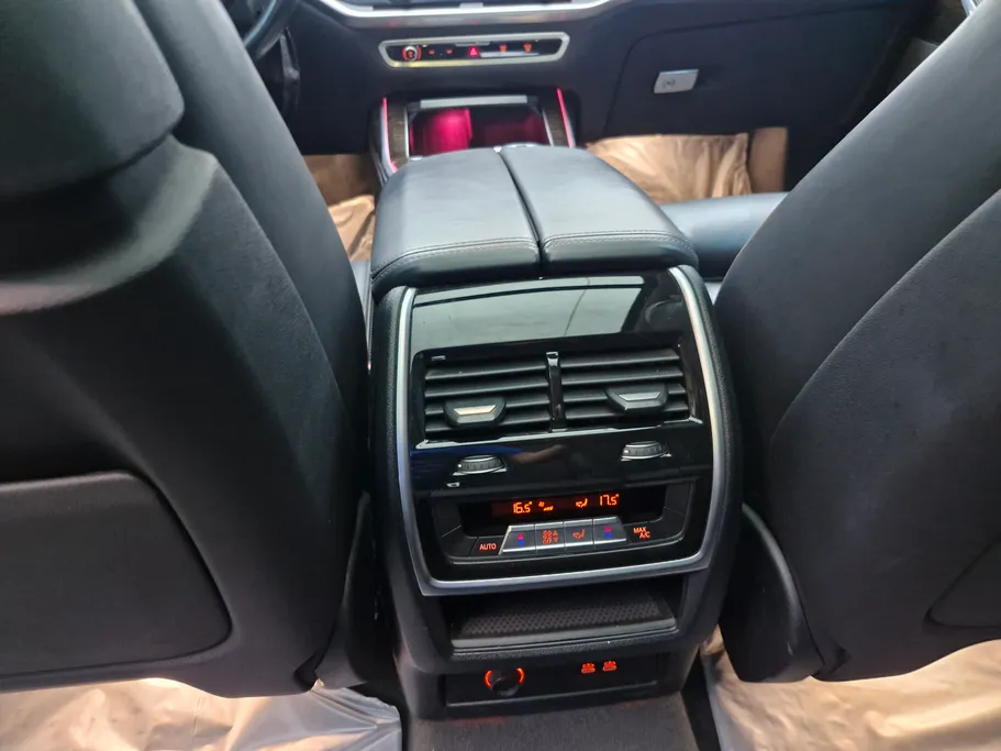 بي ام دبليو الفئة اكس 7 xDrive 40i	 2024 
