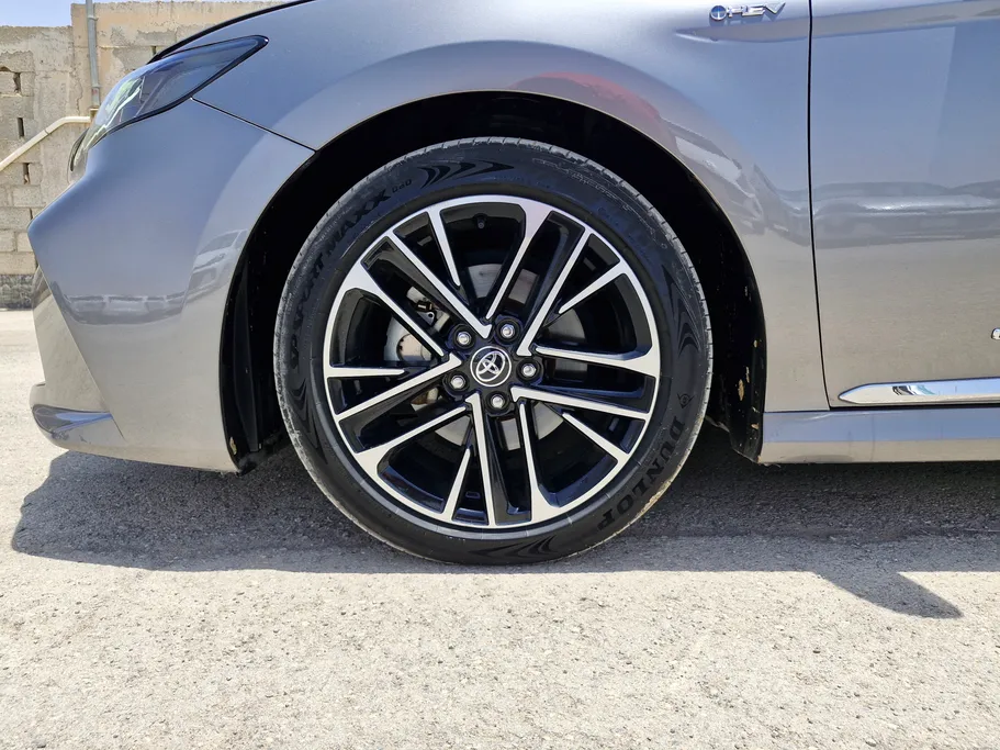 2025 Toyota Camry  LE HEV 