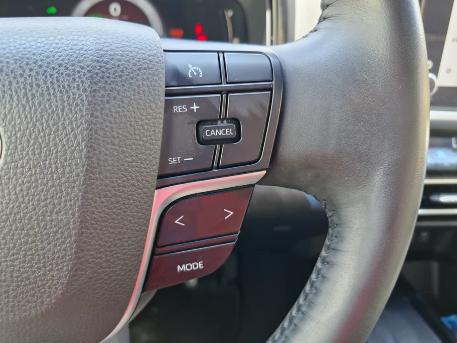 2025 Toyota Camry  LE HEV 