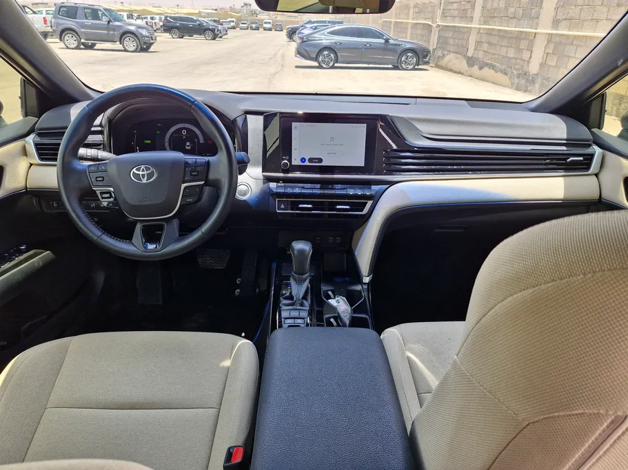 2025 Toyota Camry  LE HEV 
