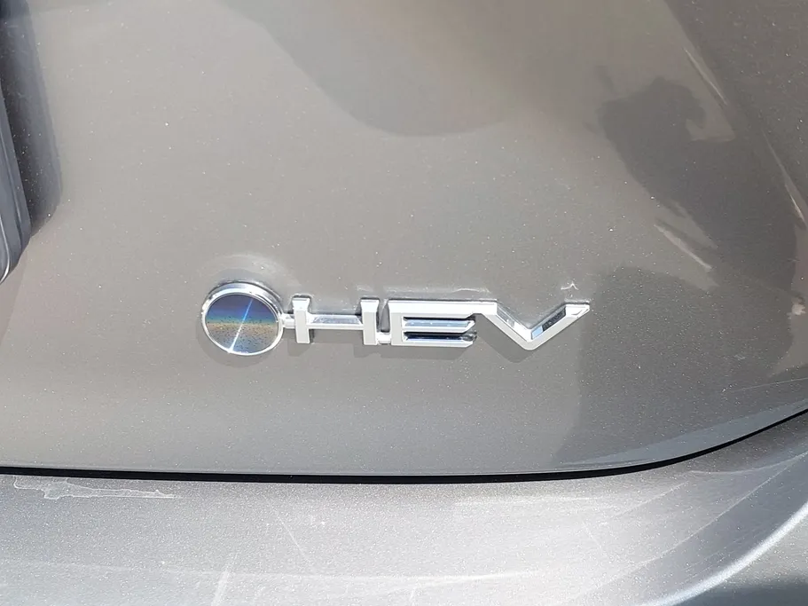 2025 Toyota Camry  LE HEV 