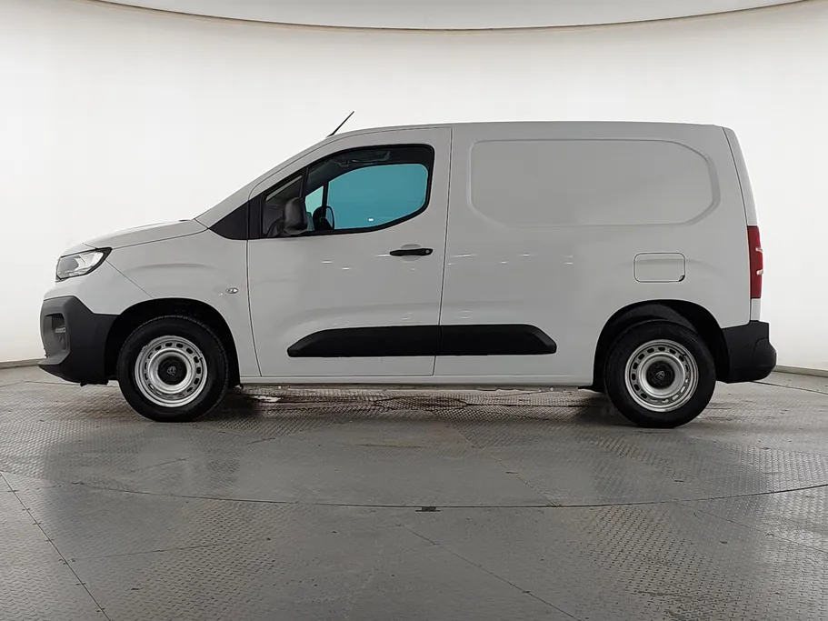 بيجو بارتنر Short van 2025 