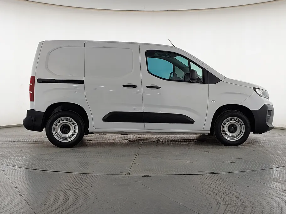 بيجو بارتنر Short van 2025 