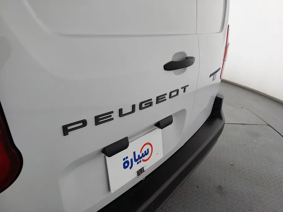 بيجو بارتنر Short van 2025 