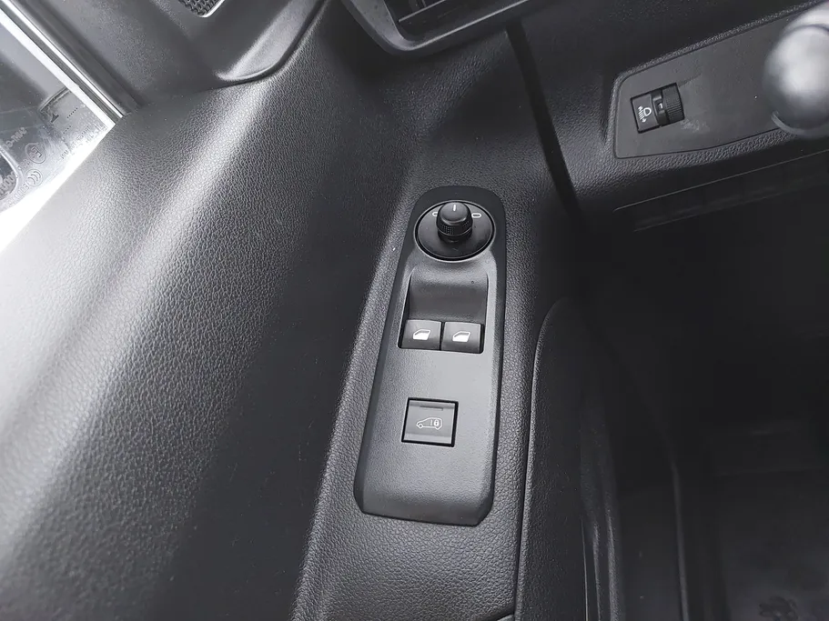 2025 Peugeot Partner Short van 