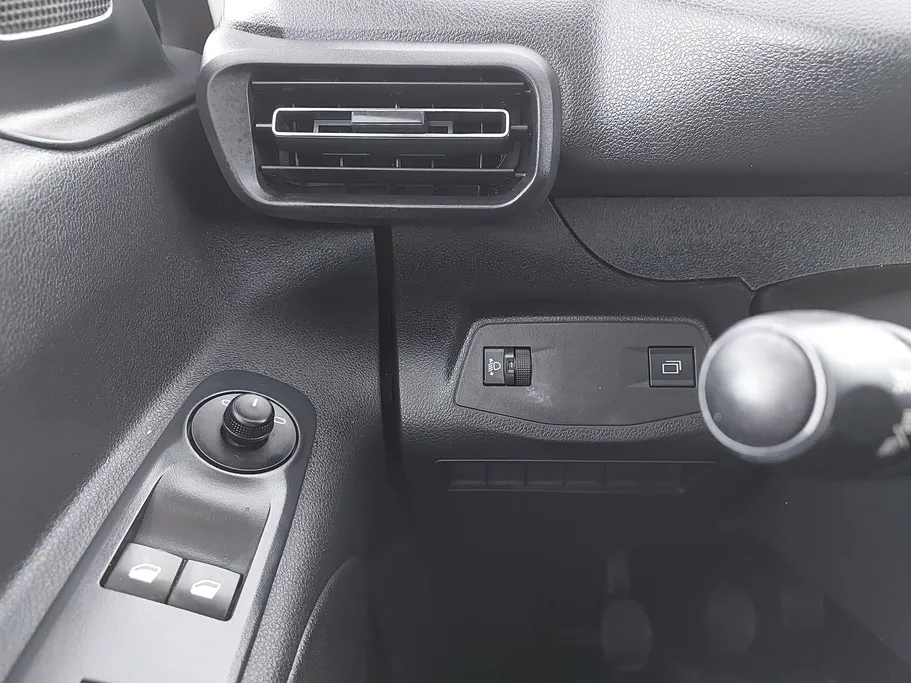 2025 Peugeot Partner Short van 