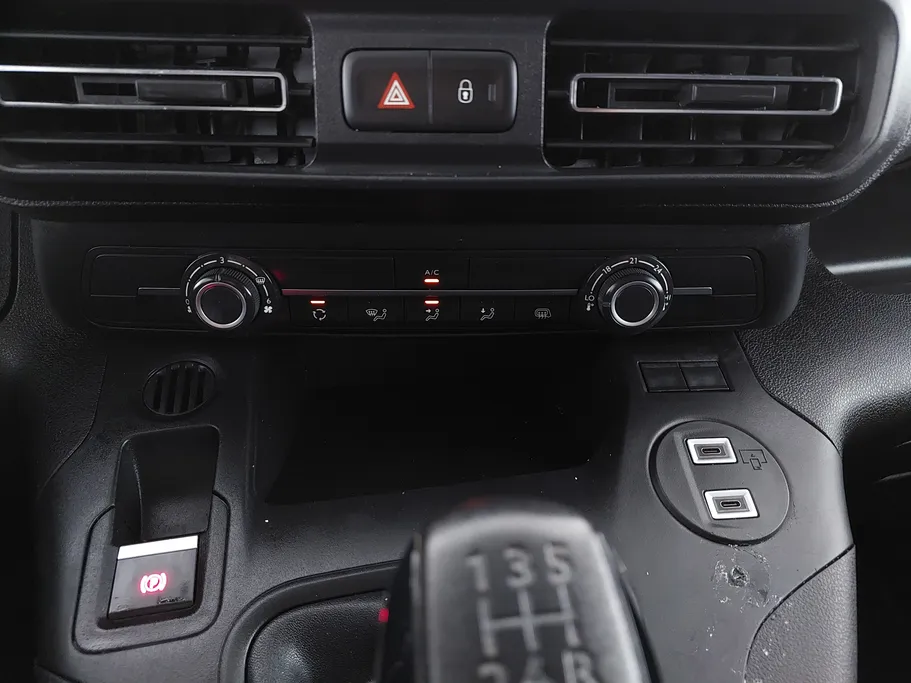 2025 Peugeot Partner Short van 