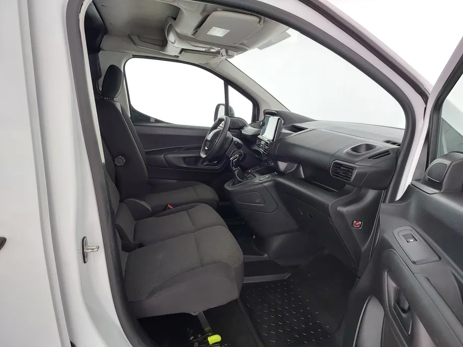 2025 Peugeot Partner Short van 