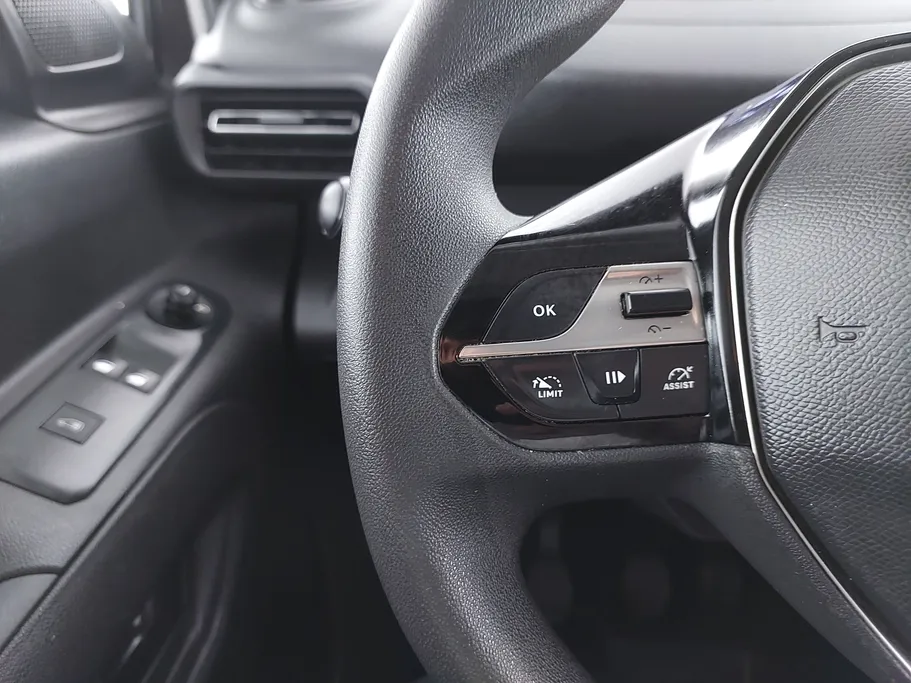 2025 Peugeot Partner Short van 