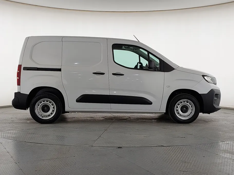 2025 Peugeot Partner Short van 