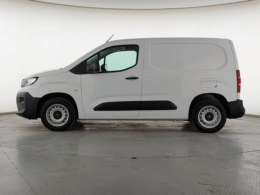 2025 Peugeot Partner Short van 