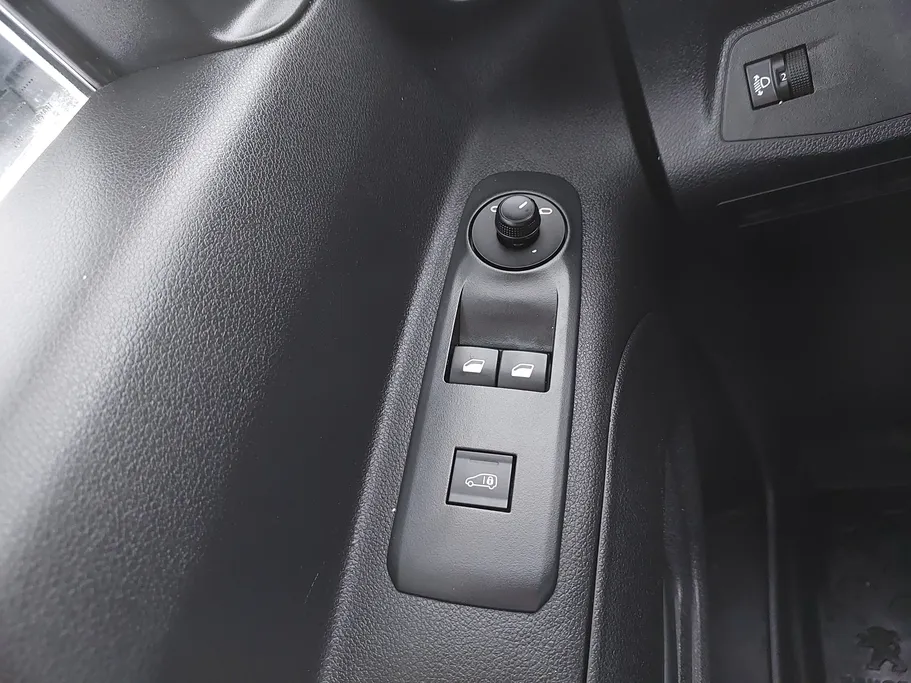 2025 Peugeot Partner Short van 