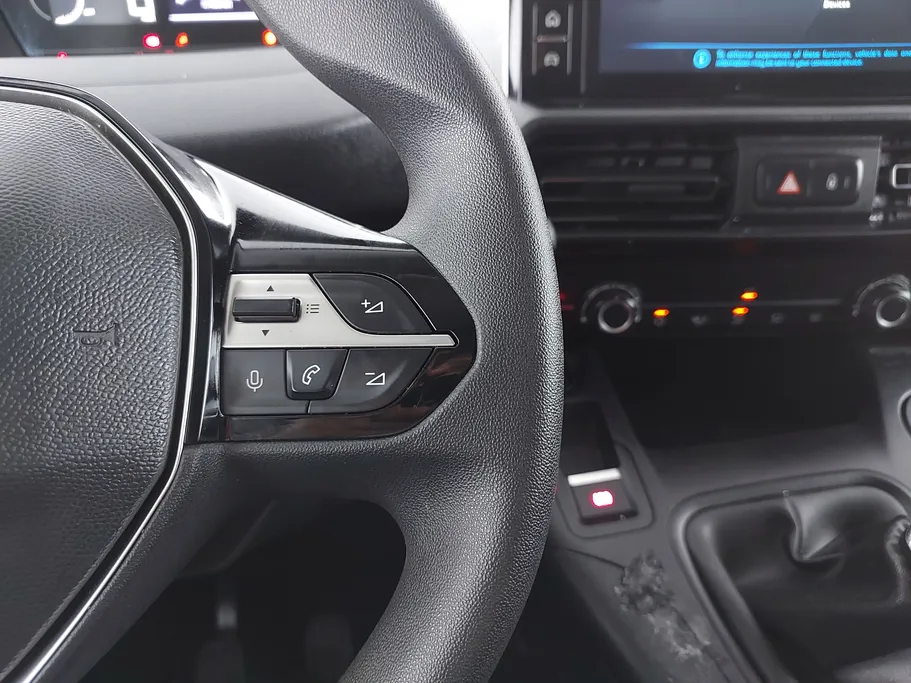 2025 Peugeot Partner Short van 