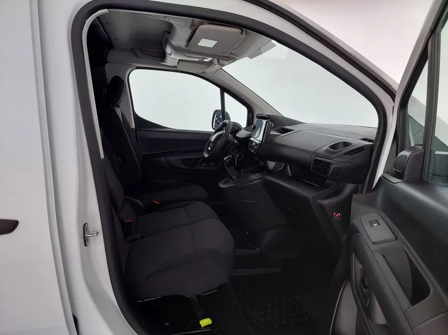 2025 Peugeot Partner Short van 